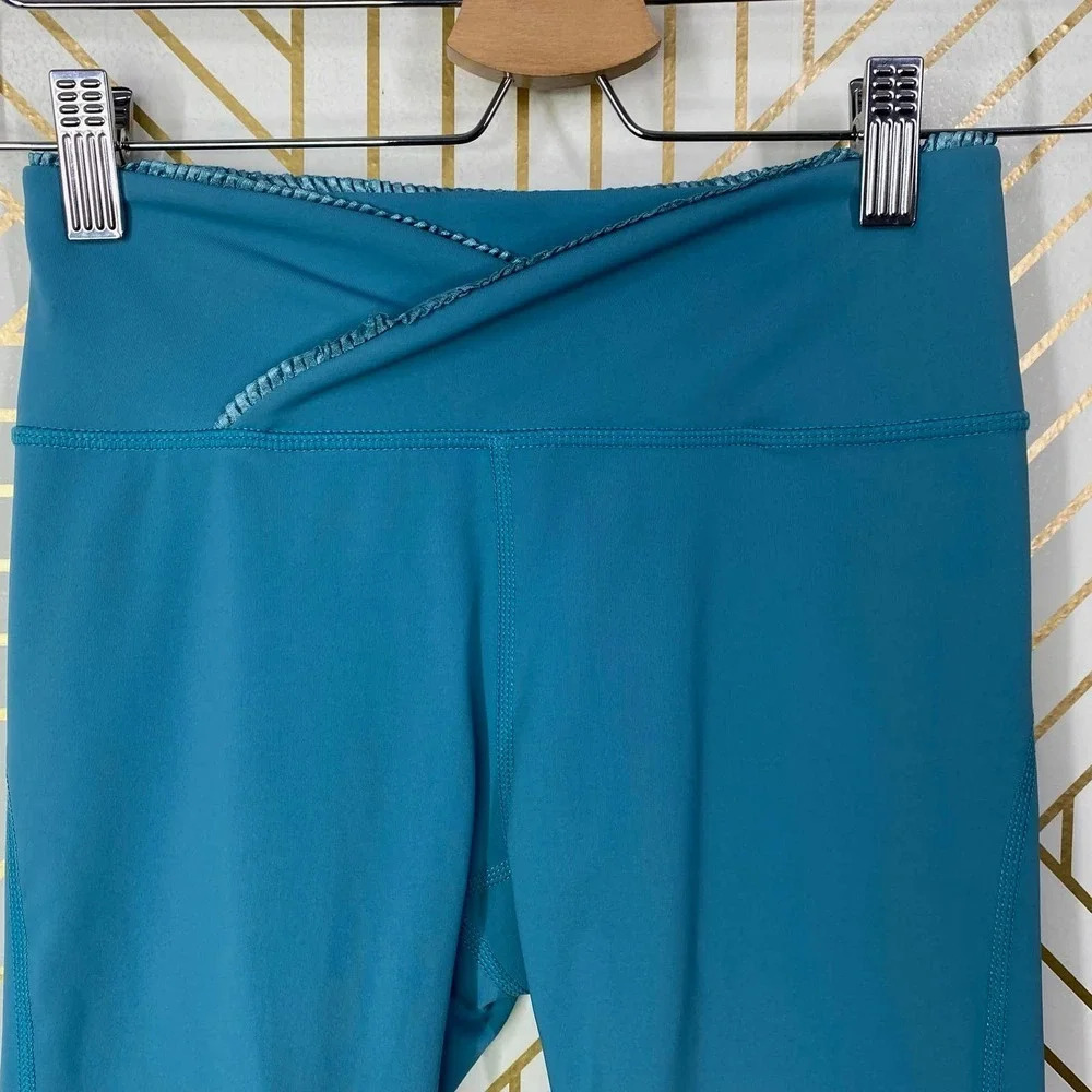 Free People Movement Mid-Rise Get Shorty Leggings‎ - Picture 6 of 12